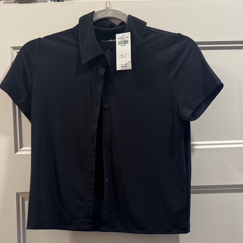 Abercrombie & Fitch women’s Black Short-Sleeve Button Shirt